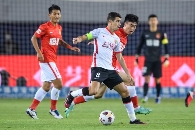 德甲2025-【中超】奥斯卡失良机 广州队0比0闷平上海海港